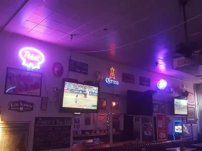 Fan Zone Sports Bar